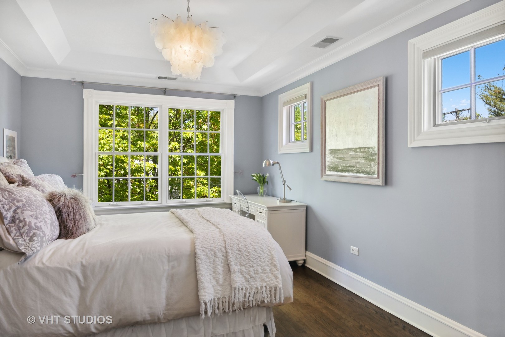 576 Sunset Road Winnetka, IL 60093 - Photo 23 of 42 a bedroom with a bed and a window