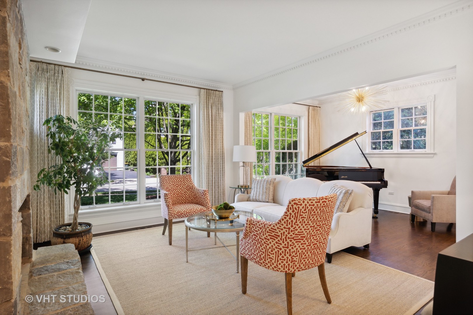 576 Sunset Road Winnetka, IL 60093 - Photo 6 of 42 a living room with furniture and a window