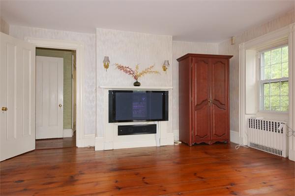 730 Edgell Road Framingham, MA 01701 - Photo 4 of 30