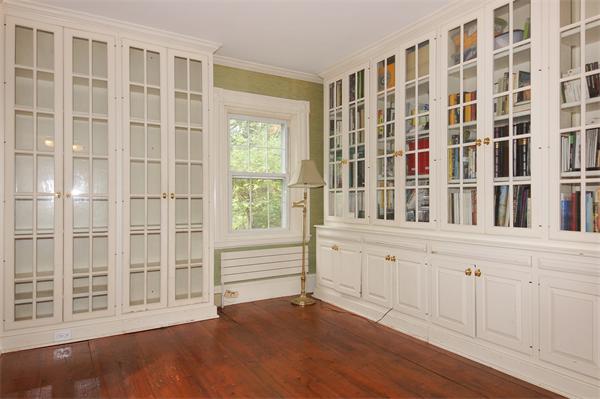 730 Edgell Road Framingham, MA 01701 - Photo 7 of 30