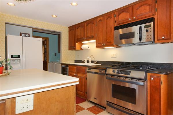730 Edgell Road Framingham, MA 01701 - Photo 9 of 30