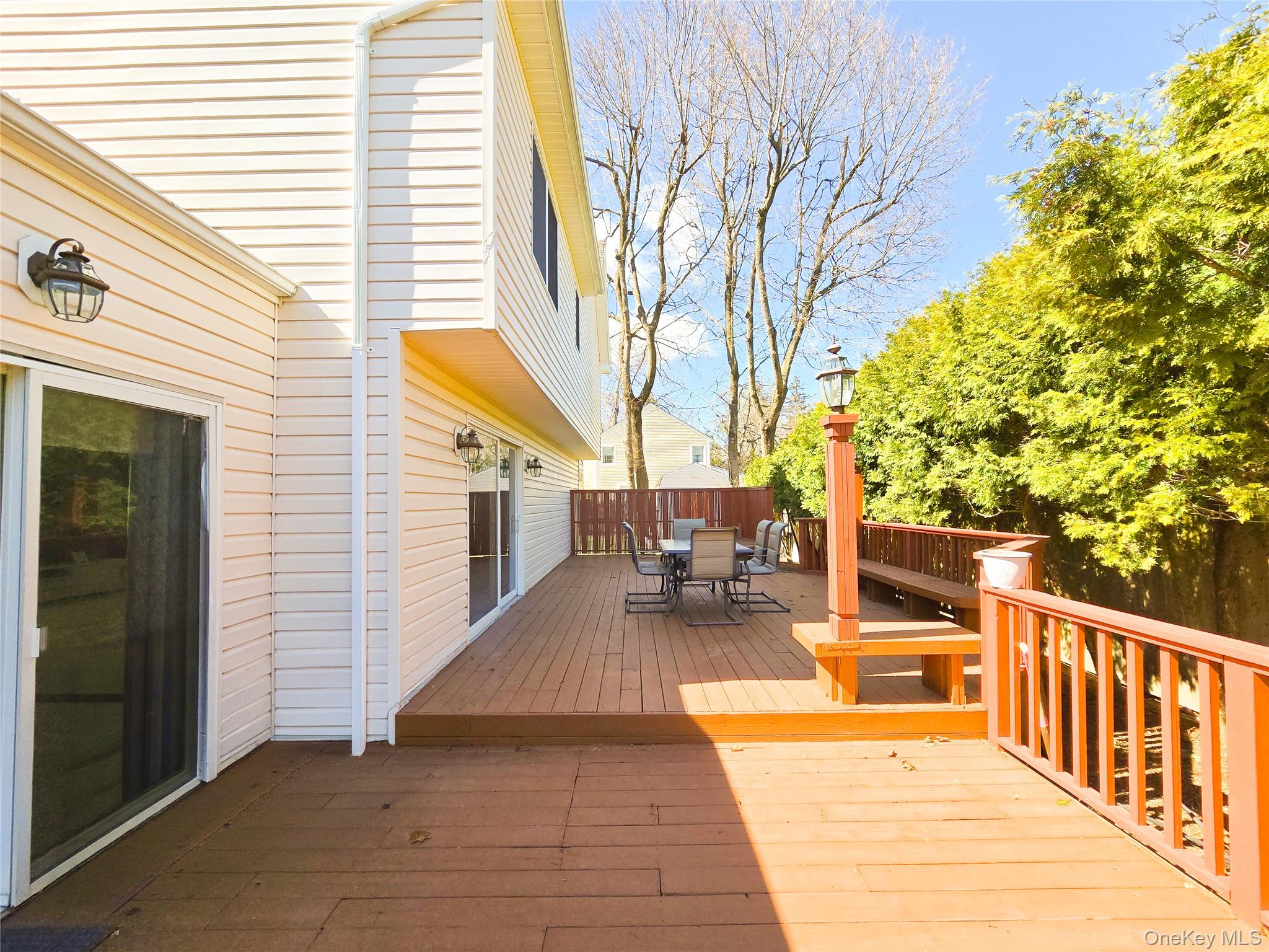 43 Fort Hill Road Huntington, NY 11743 - Photo 5 of 26