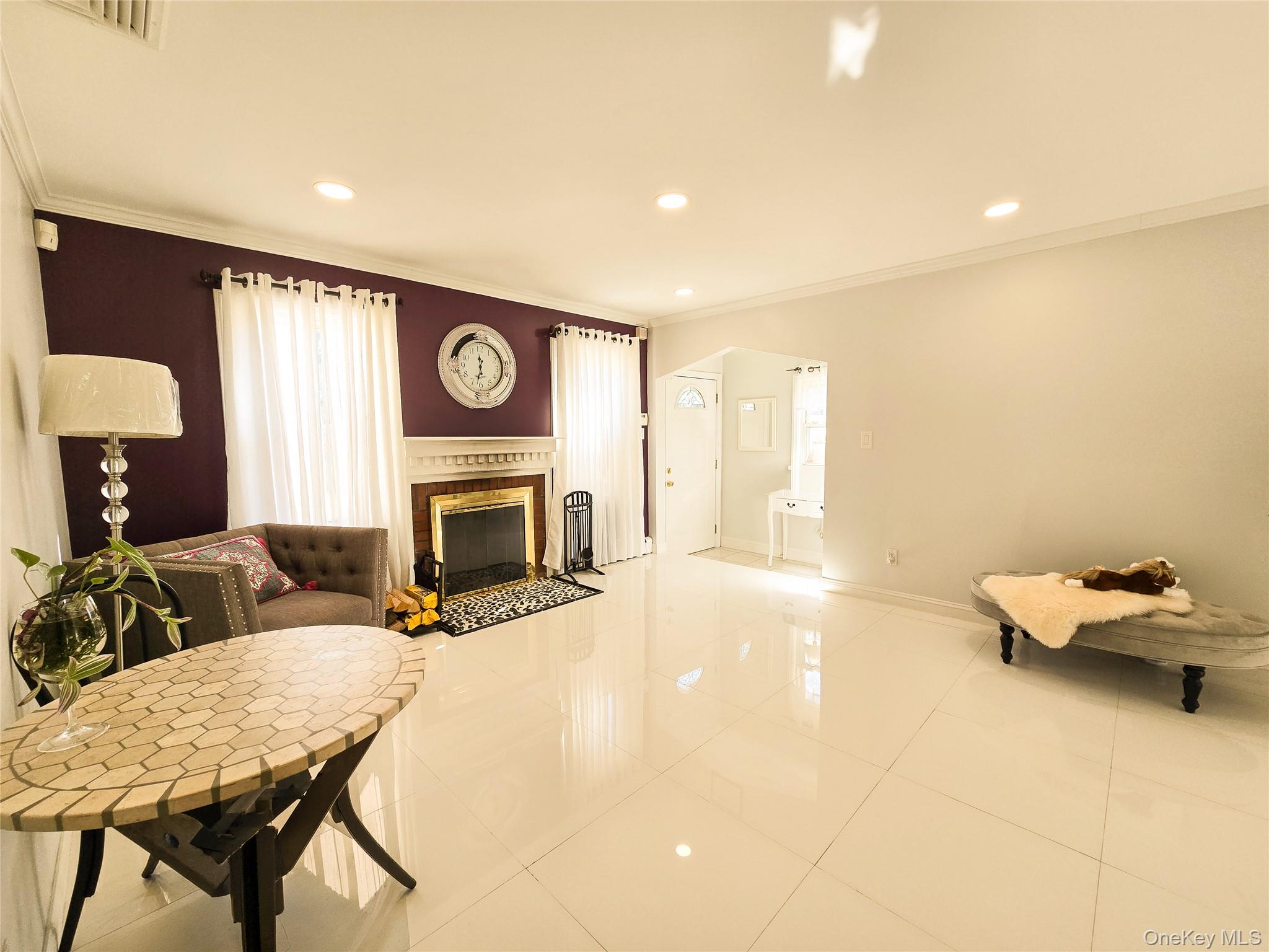 43 Fort Hill Road Huntington, NY 11743 - Photo 6 of 26