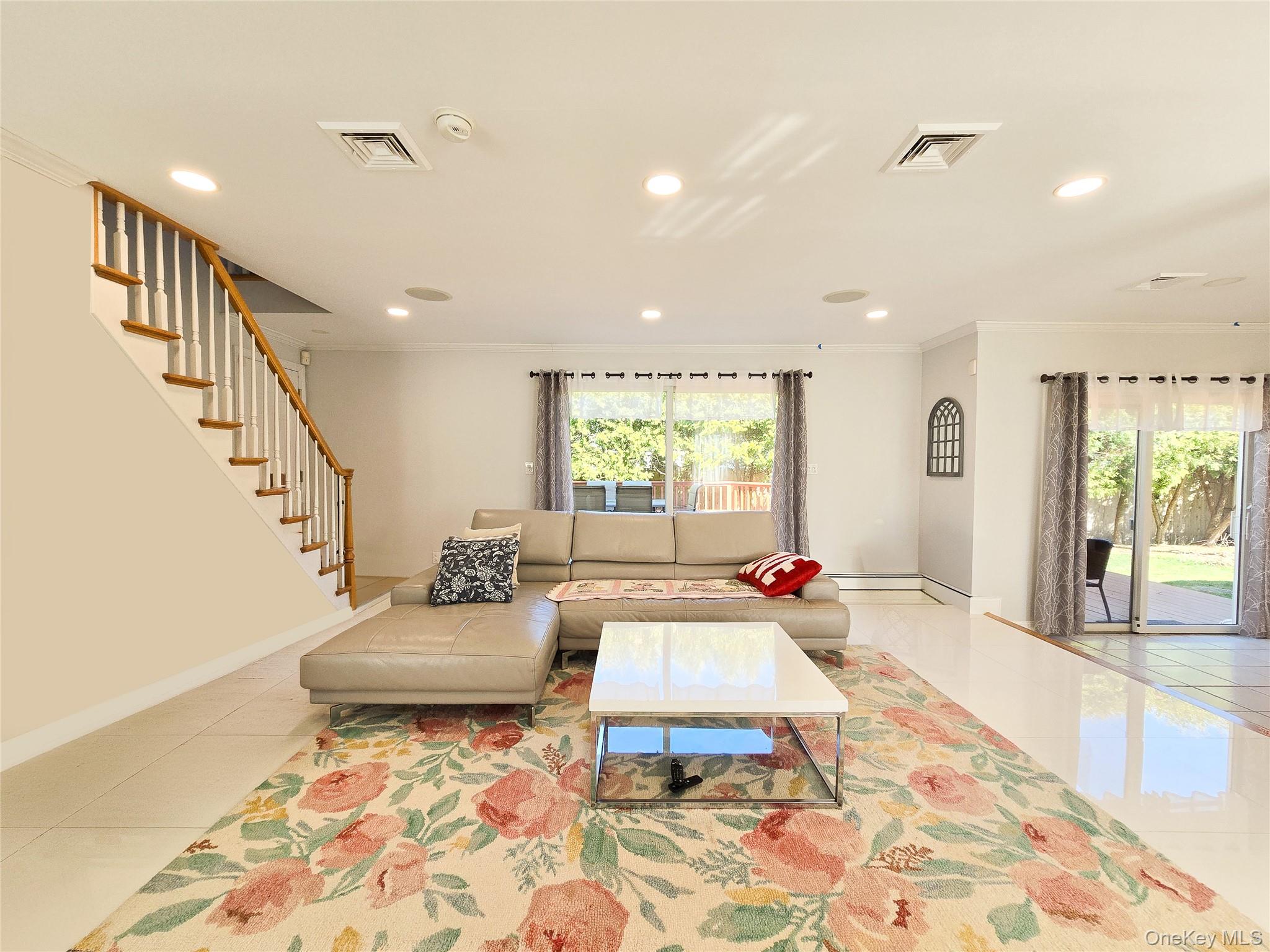 43 Fort Hill Road Huntington, NY 11743 - Photo 7 of 26