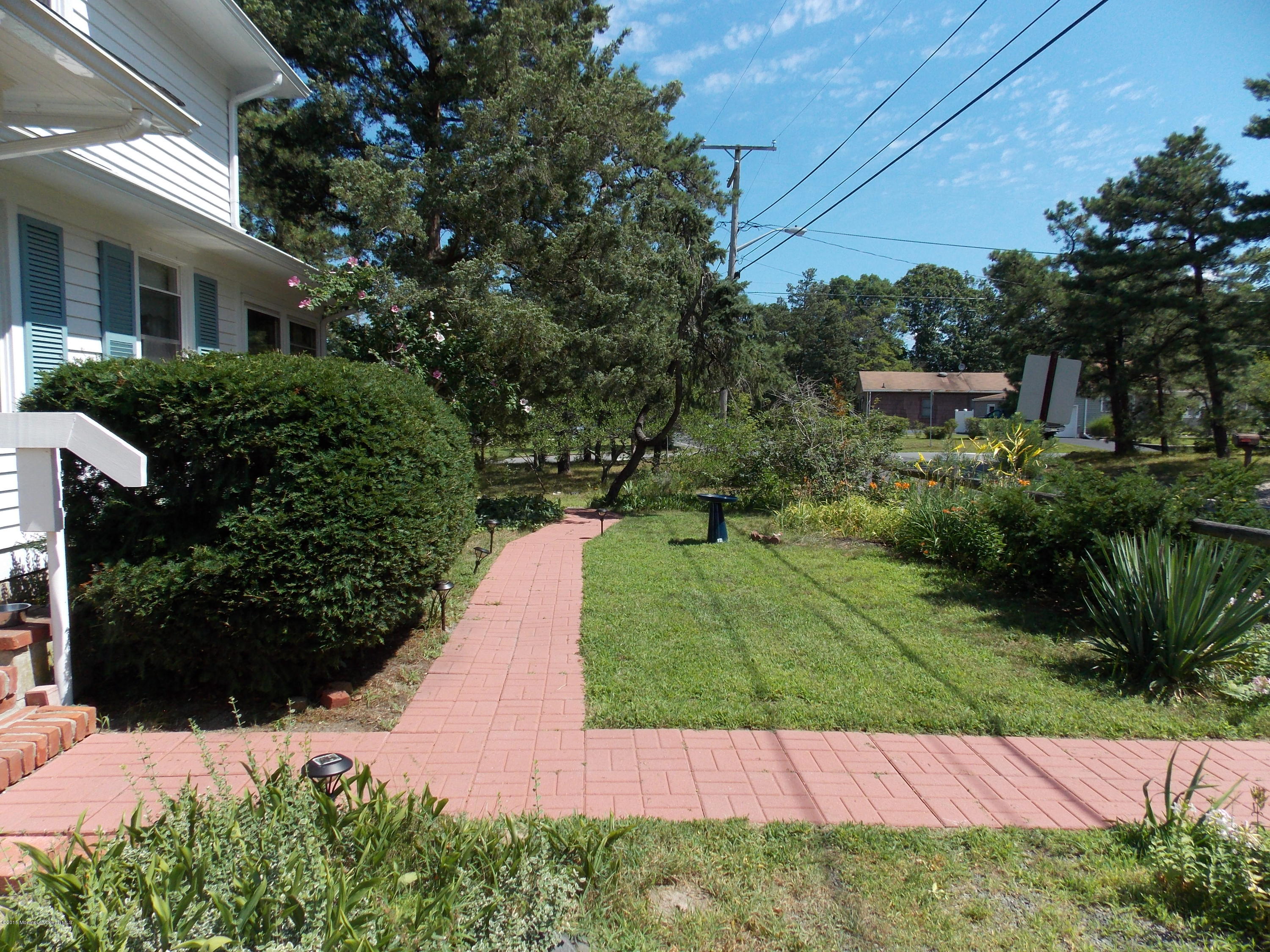 407 Motor Road Pine Beach, NJ 08741 - Photo 4 of 23 LoriCam072315 421