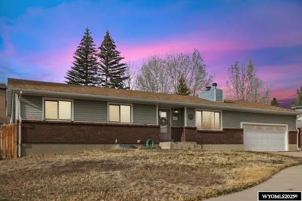 $420,000 | 631 Stahley Avenue, Evanston, WY 82930