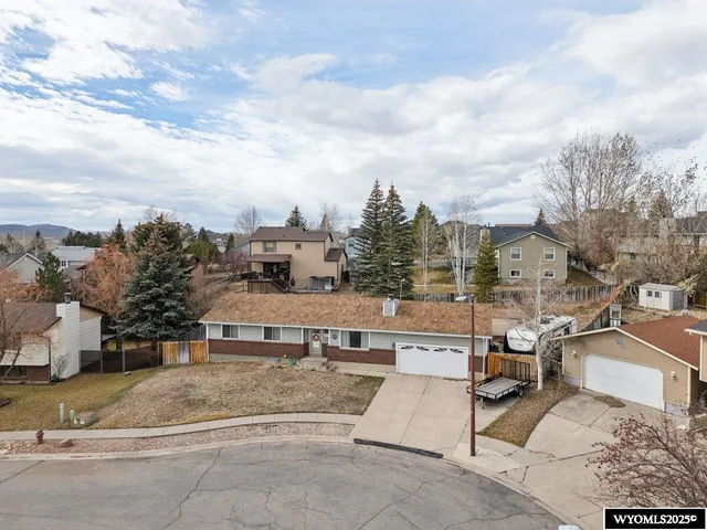 $420,000 | 631 Stahley Avenue, Evanston, WY 82930