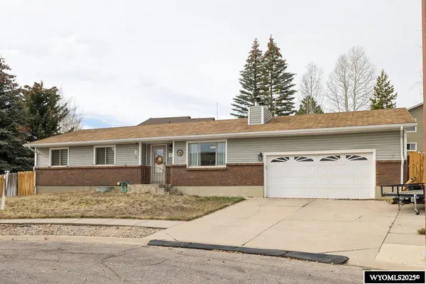 $420,000 | 631 Stahley Avenue, Evanston, WY 82930
