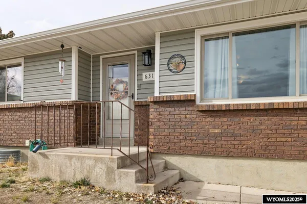 $420,000 | 631 Stahley Avenue, Evanston, WY 82930