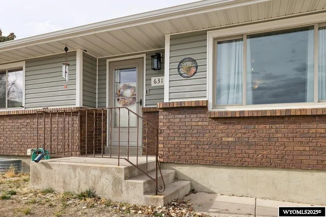 $420,000 | 631 Stahley Avenue, Evanston, WY 82930