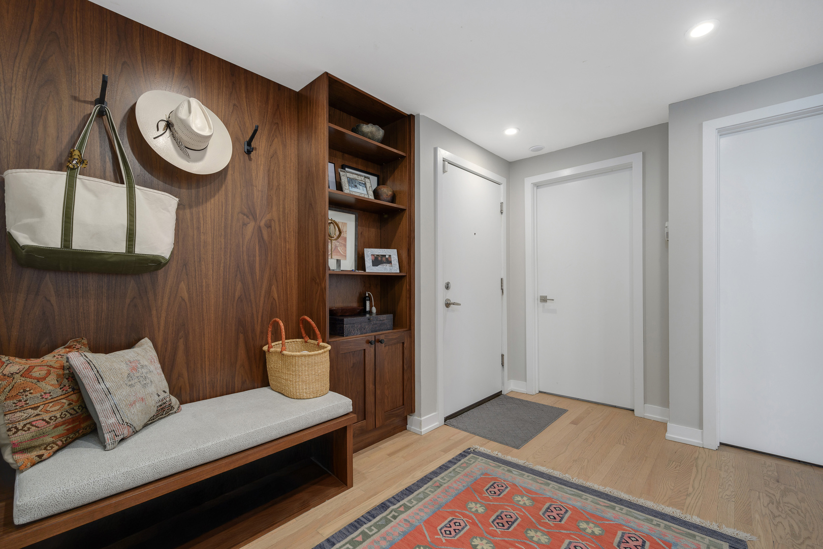 850 West Adams Street, Unit 7C Chicago, IL 60607 - Photo 2 of 32 a living room with furniture and a wooden floor