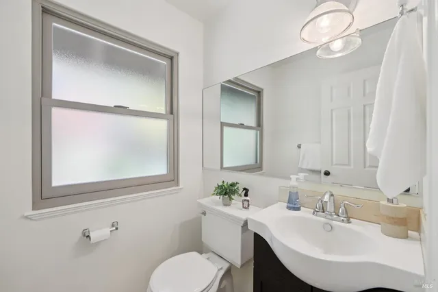 $1,350,000 | 12657 Fiori Lane, Sebastopol, CA 95472