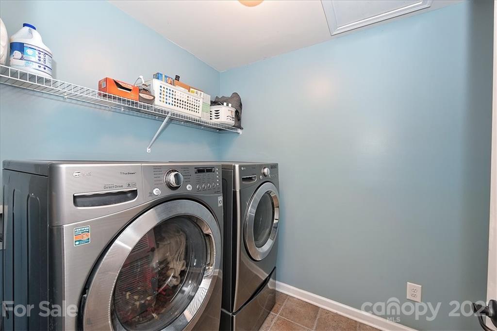 3007 Fallondale Road Waxhaw, NC 28173 - Photo 31 of 46 a utility room with dryer and washer