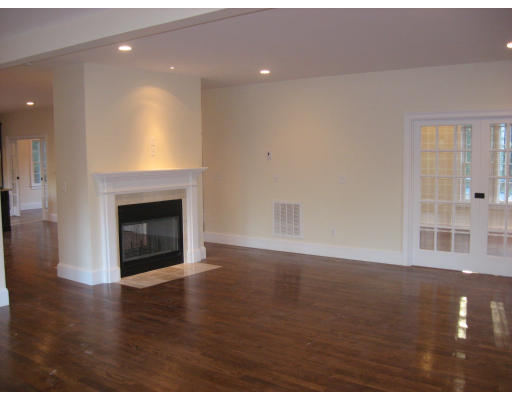 4 Lynn Street Canton, MA 02021 - Photo 3 of 27 Gallery Image 3