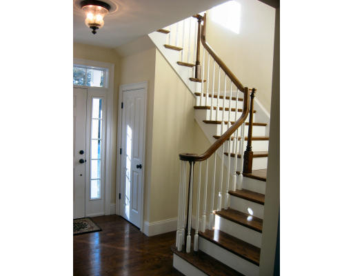 4 Lynn Street Canton, MA 02021 - Photo 6 of 27 Gallery Image 6