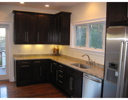 4 Lynn Street Canton, MA 02021 - Photo 10 of 27 Gallery Image 10