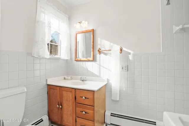 $2,600 | 200 Weaver Street, Unit B, Greenwich, CT 06831