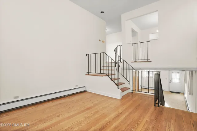 $2,600 | 200 Weaver Street, Unit B, Greenwich, CT 06831