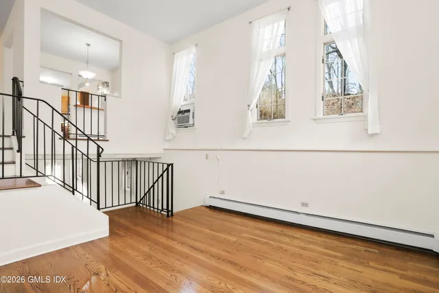 $2,600 | 200 Weaver Street, Unit B, Greenwich, CT 06831