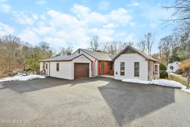 $2,600 | 200 Weaver Street, Unit B, Greenwich, CT 06831