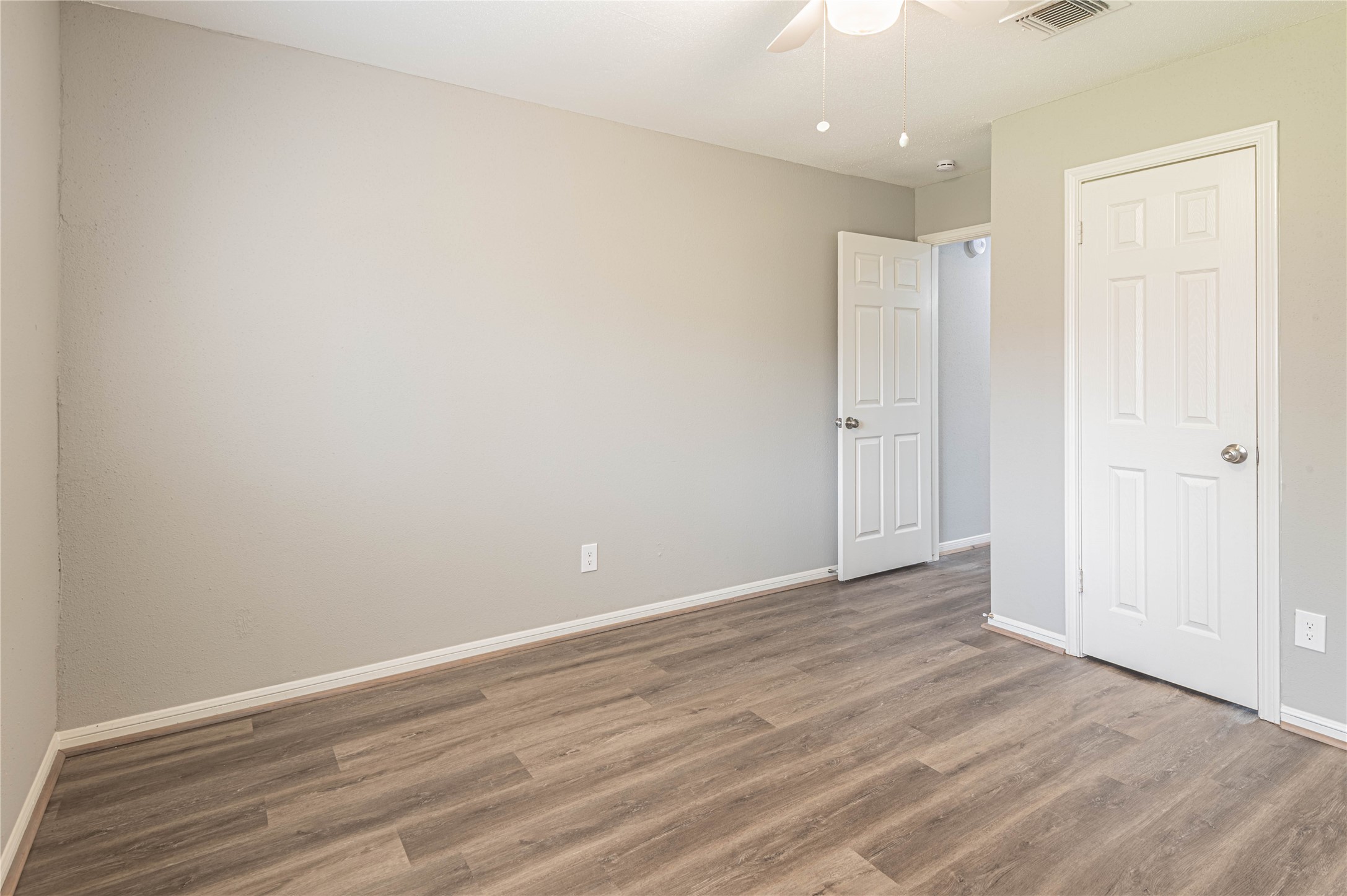 9462 Fuqua Street Houston, TX 77075 - Photo 12 of 15