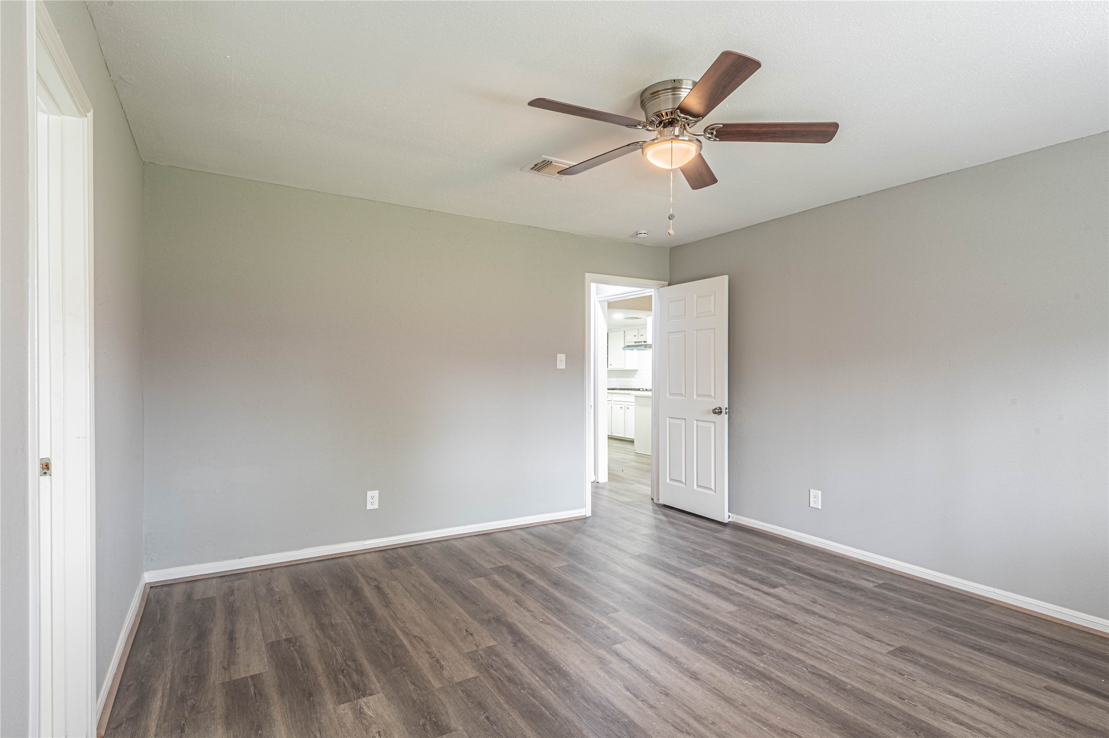 9462 Fuqua Street Houston, TX 77075 - Photo 8 of 15