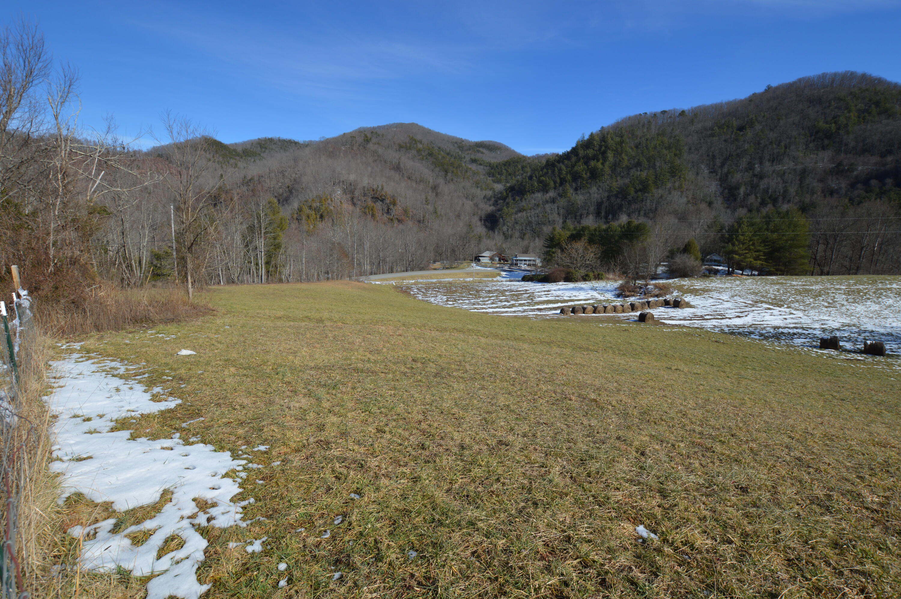 724 Poga Road Butler, TN 37640 - Photo 3 of 45 724 Poga02