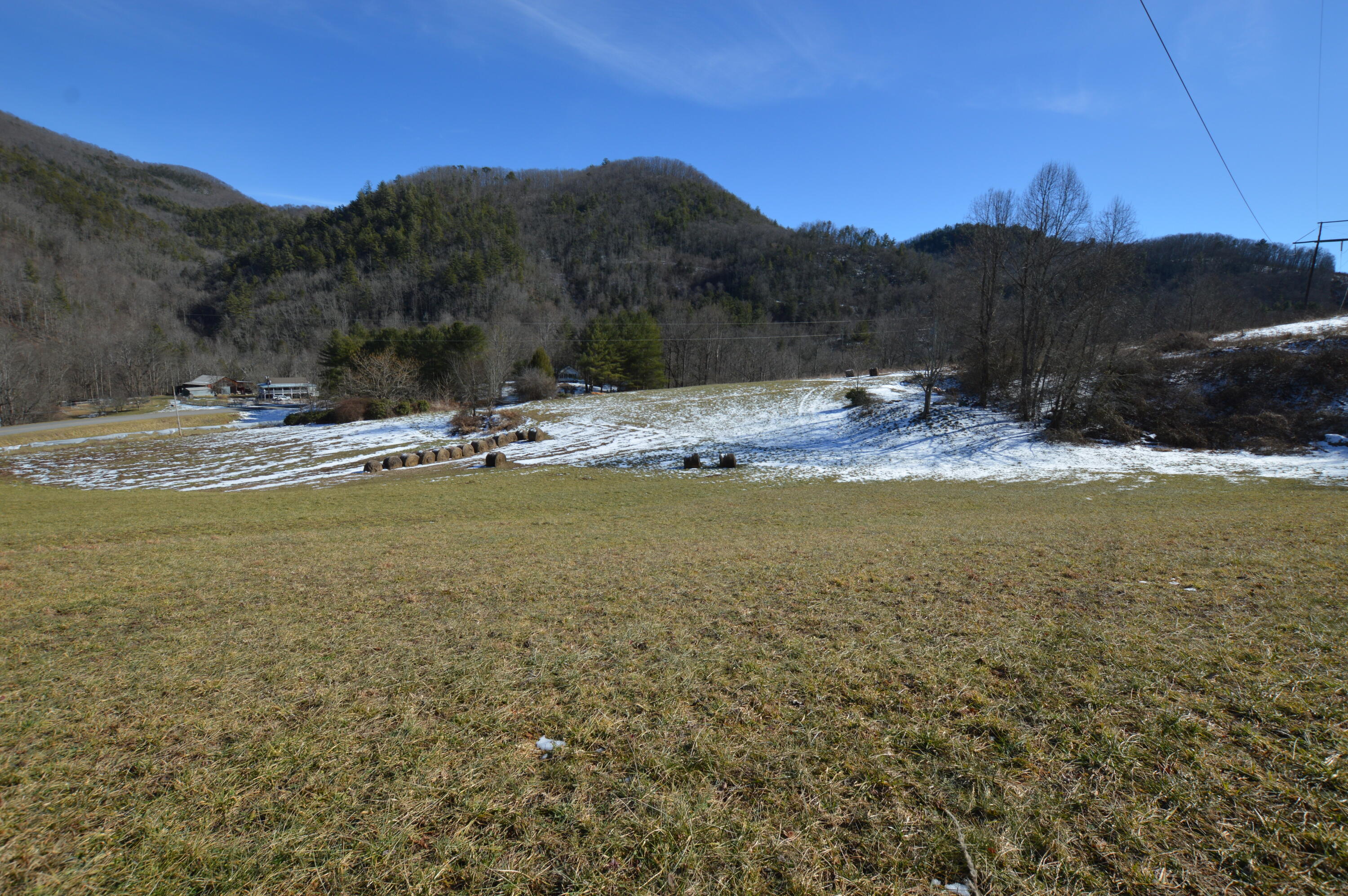 724 Poga Road Butler, TN 37640 - Photo 4 of 45 724 Poga03
