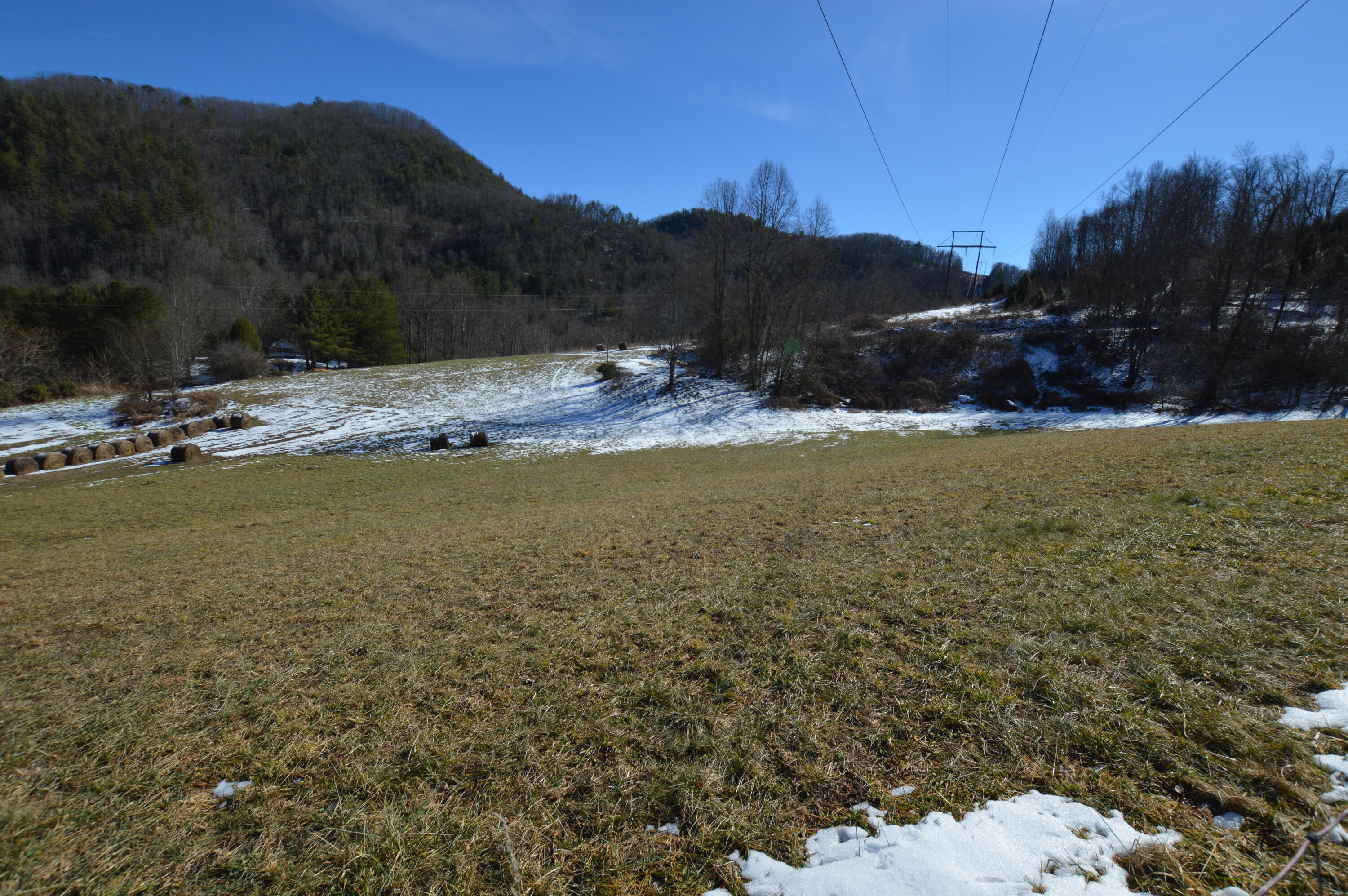 724 Poga Road Butler, TN 37640 - Photo 5 of 45 724 Poga04