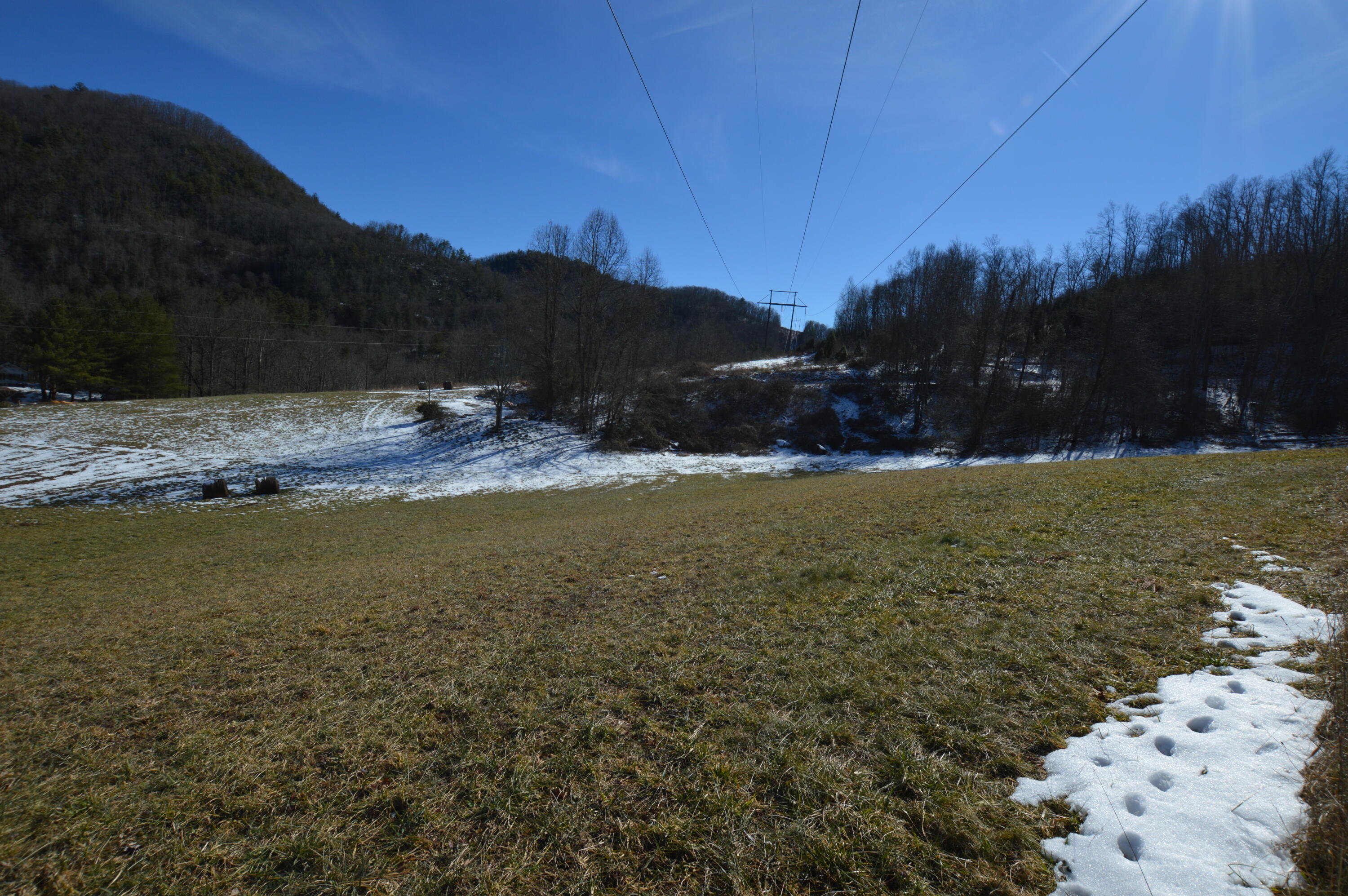 724 Poga Road Butler, TN 37640 - Photo 6 of 45 724 Poga05
