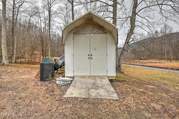 $180,000 | 190 Cactus Drive, Jonesville, VA 24263