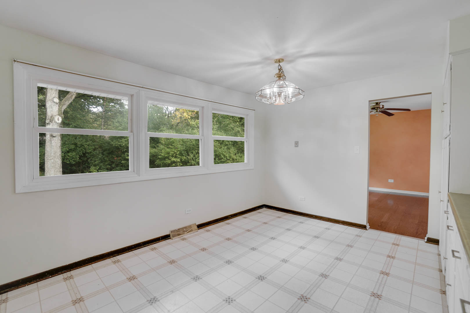 839 Highview Avenue Olympia Fields, IL 60461 - Photo 11 of 30 a view of an empty room with a window