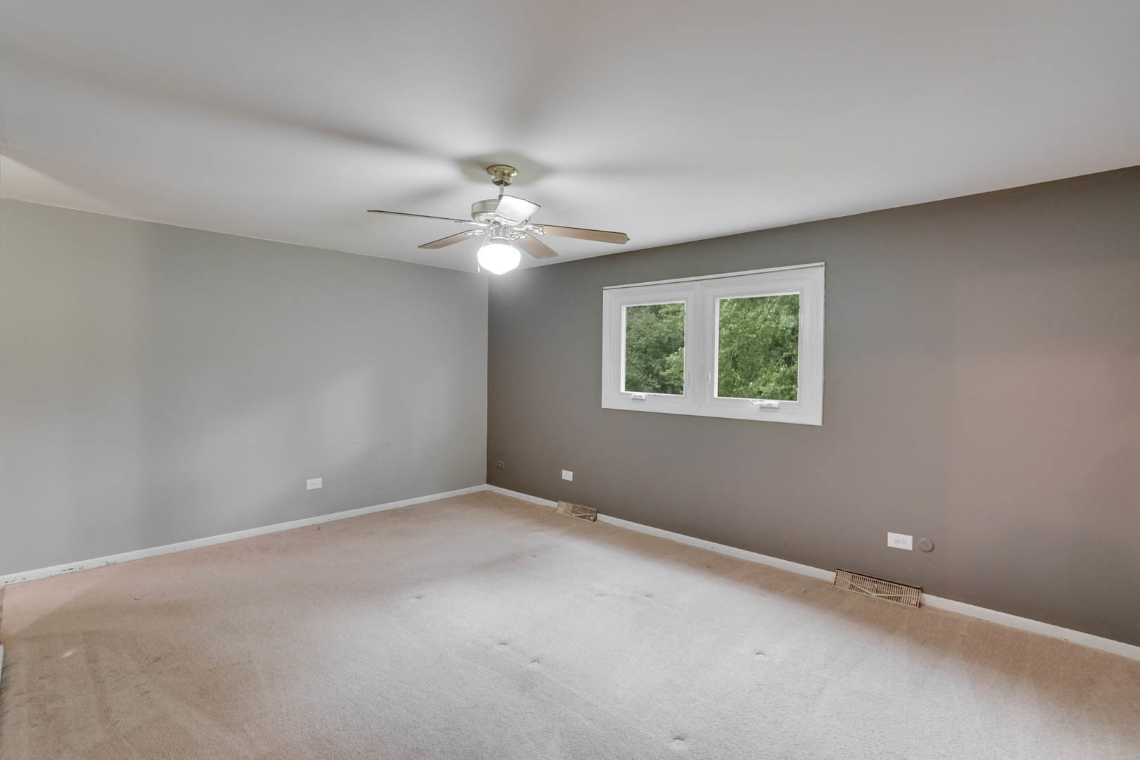 839 Highview Avenue Olympia Fields, IL 60461 - Photo 19 of 30 a view of an empty room with a window