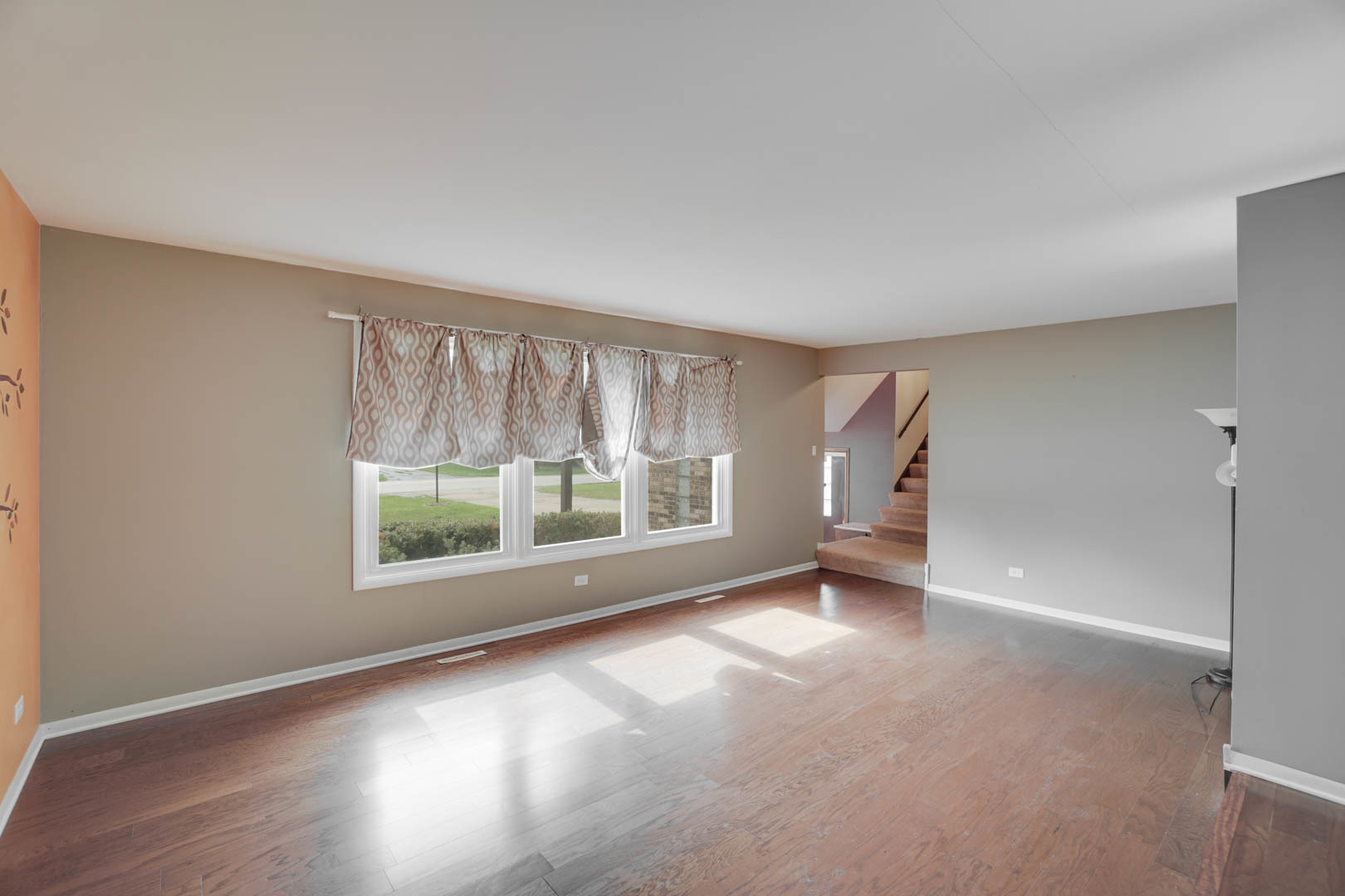 839 Highview Avenue Olympia Fields, IL 60461 - Photo 7 of 30 a view of an empty room with a window
