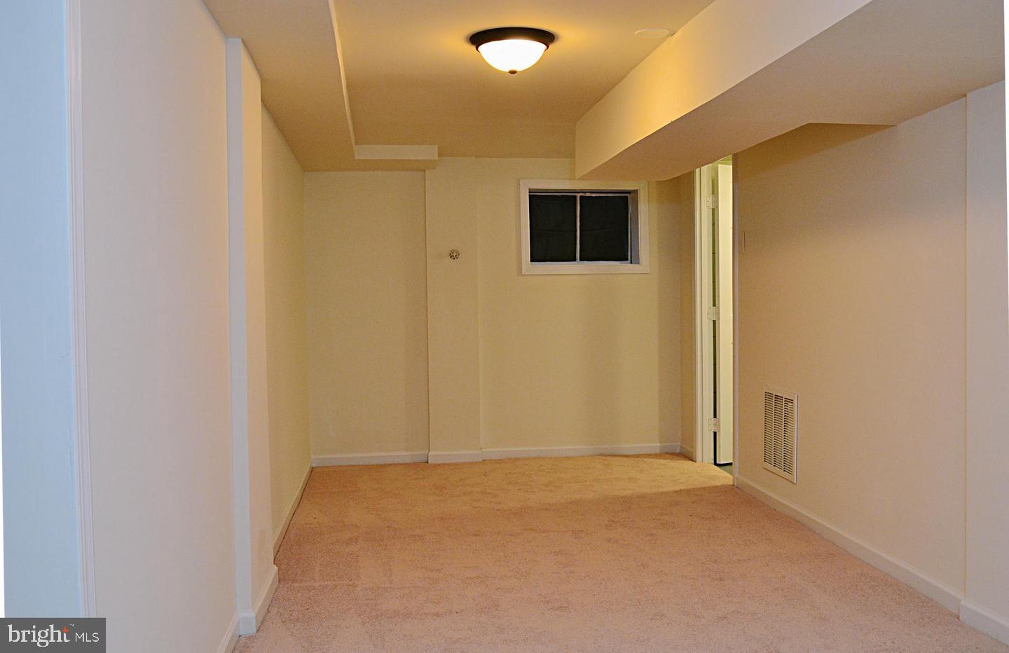 10705 Riverview Road Fort Washington, MD 20744 - Photo 19 of 22 Hallway - Basement