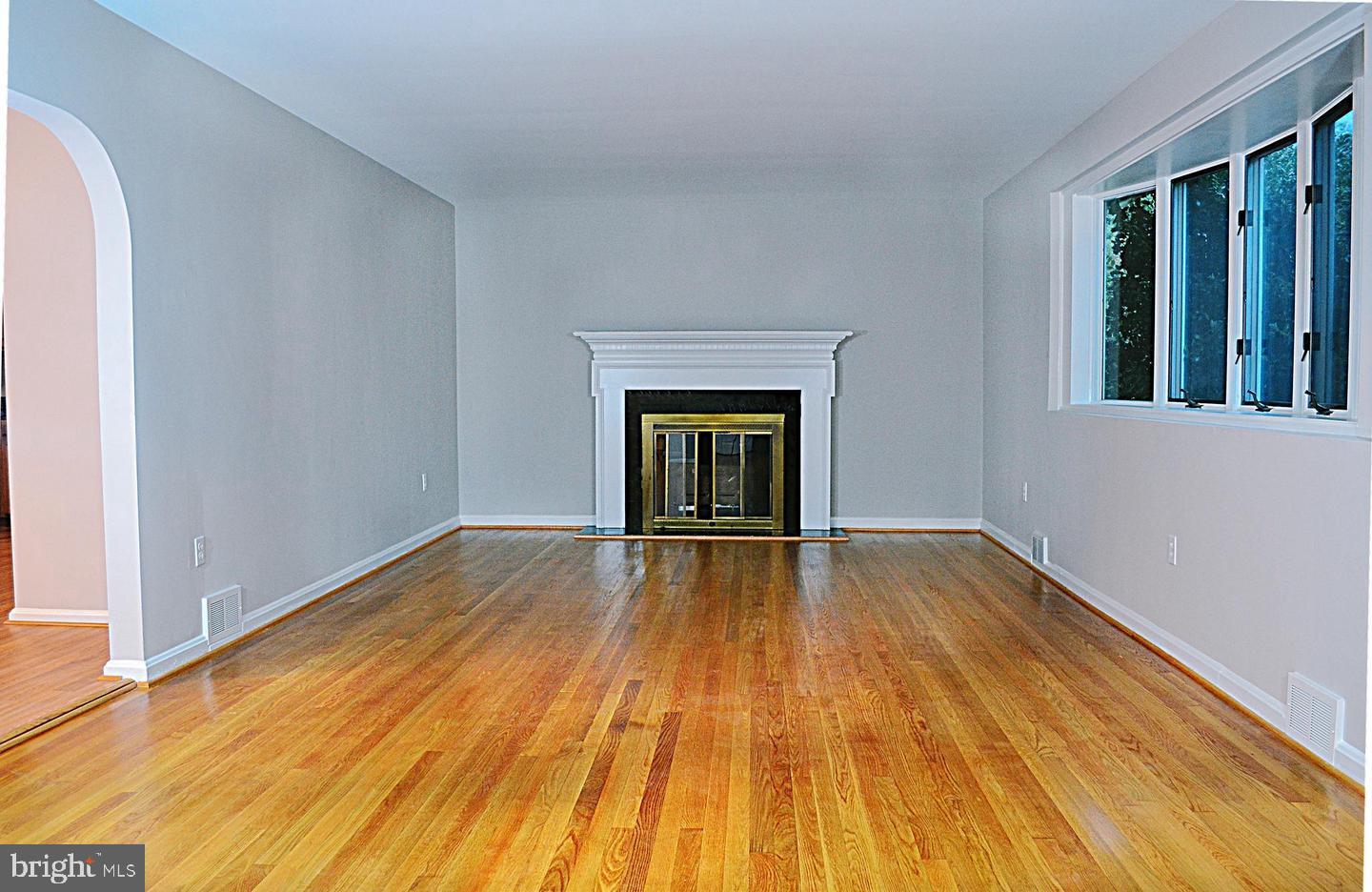 10705 Riverview Road Fort Washington, MD 20744 - Photo 6 of 22 Family Room