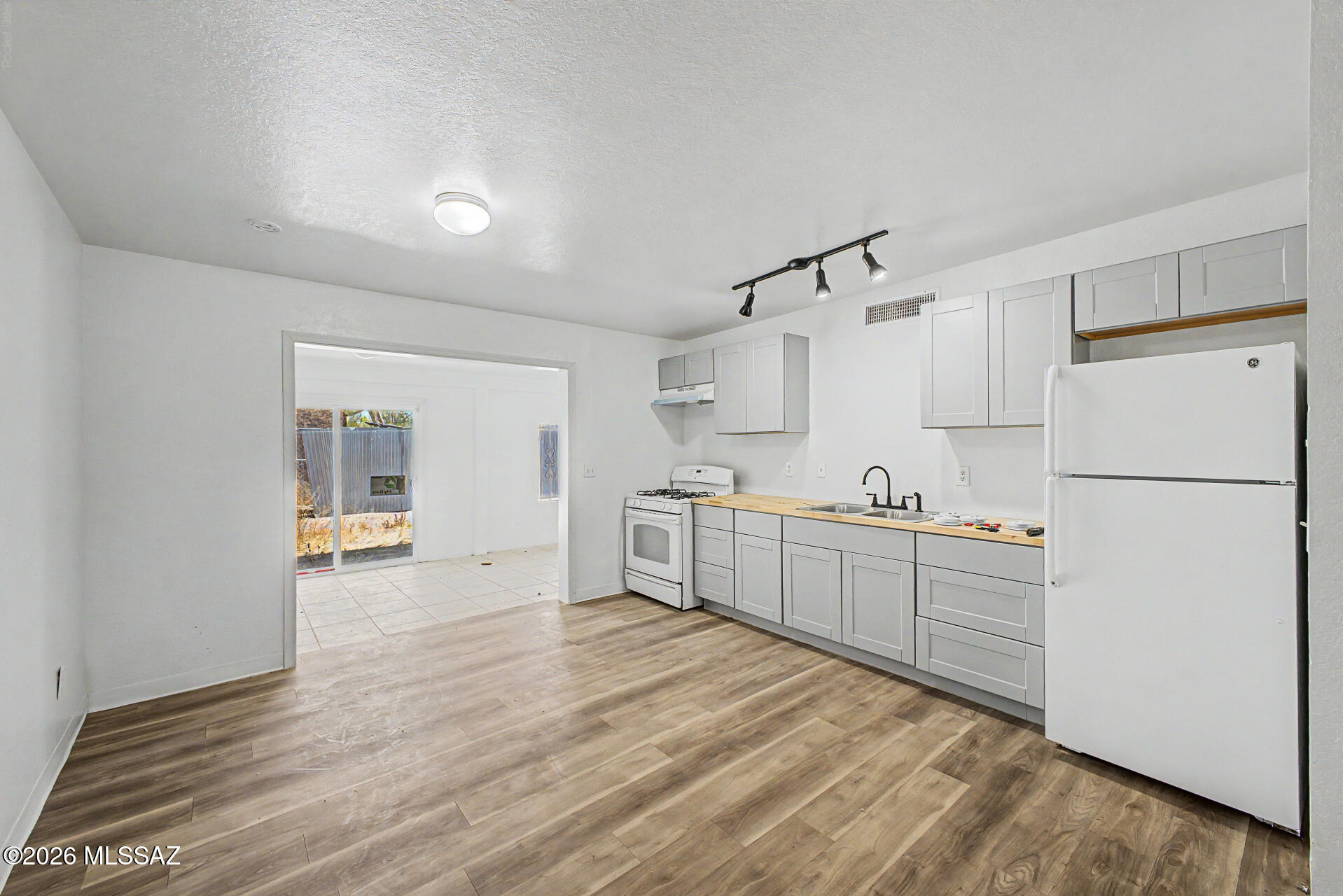 1427 East Silverlake Road Tucson, AZ 85713 - Photo 9 of 25 09-Silverlake