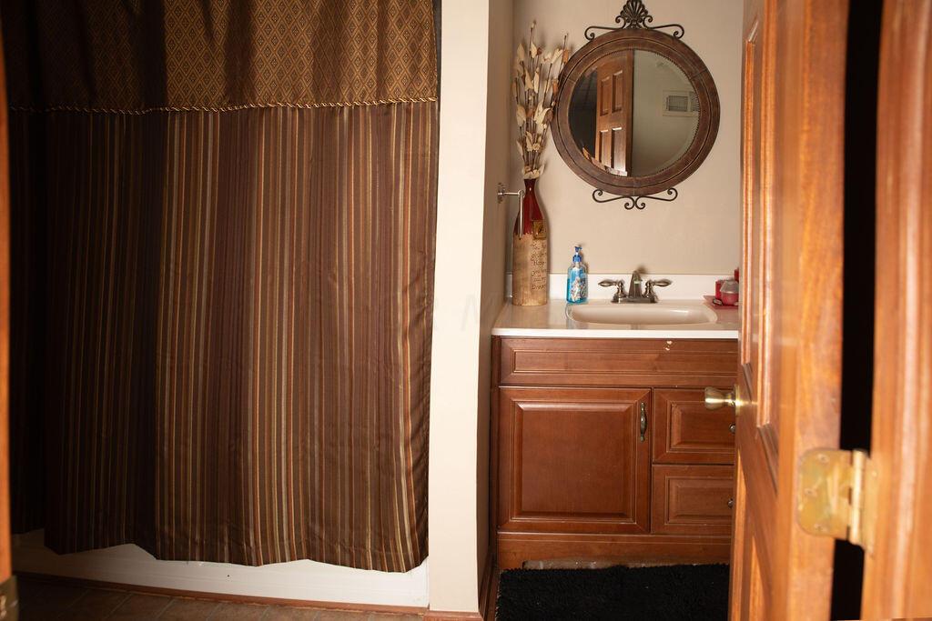 8857 Ringgold Fairfield Road Circleville, OH 43113 - Photo 20 of 36 Full bath and lower level