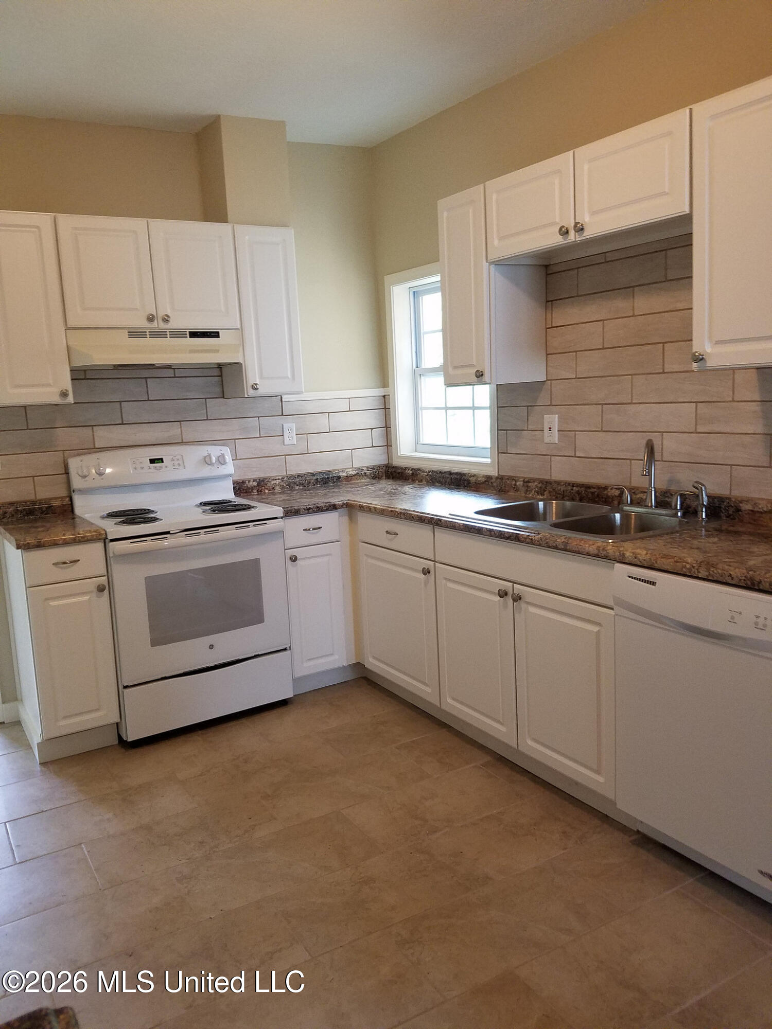 103 East Sproles Street Clinton, MS 39056 - Photo 4 of 11 kitchen a