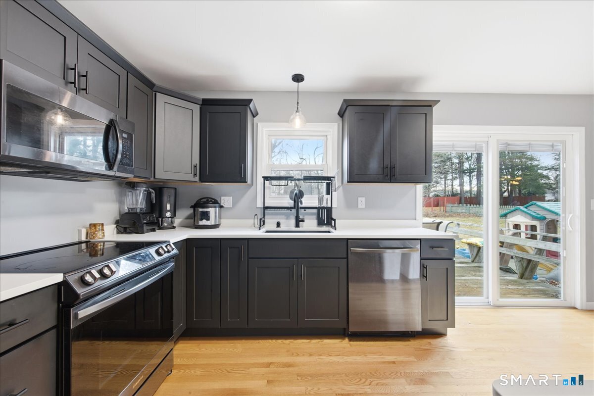 60 Cedar Lane Bozrah, CT 06334 - Photo 9 of 36