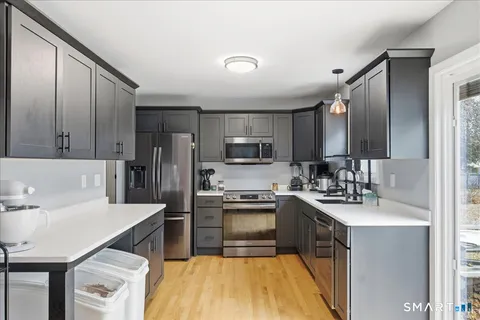 $395,000 | 60 Cedar Lane, Bozrah, CT 06334