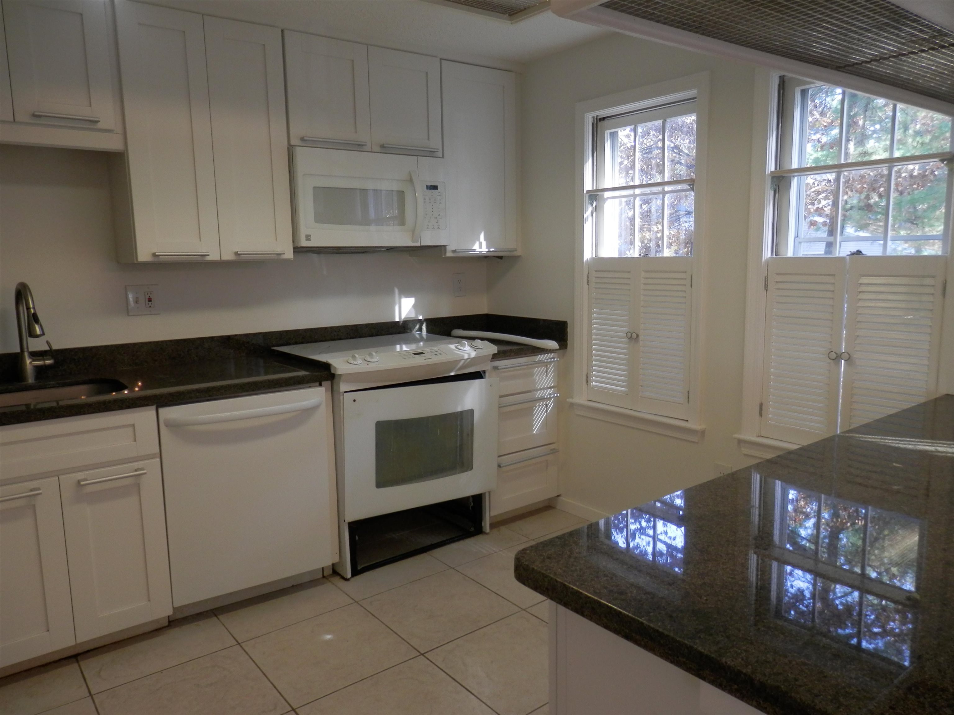 48 Winding Pond Road Londonderry, NH 03053 - Photo 8 of 20