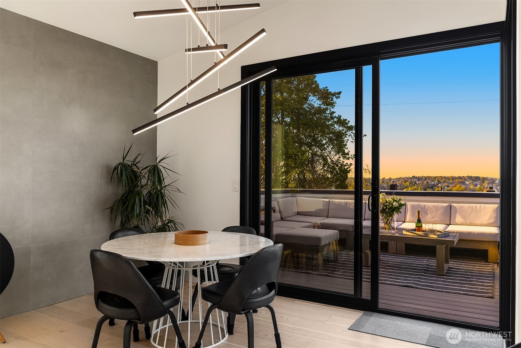 426 Wheeler Street Seattle, WA 98109 - Photo 11 of 30