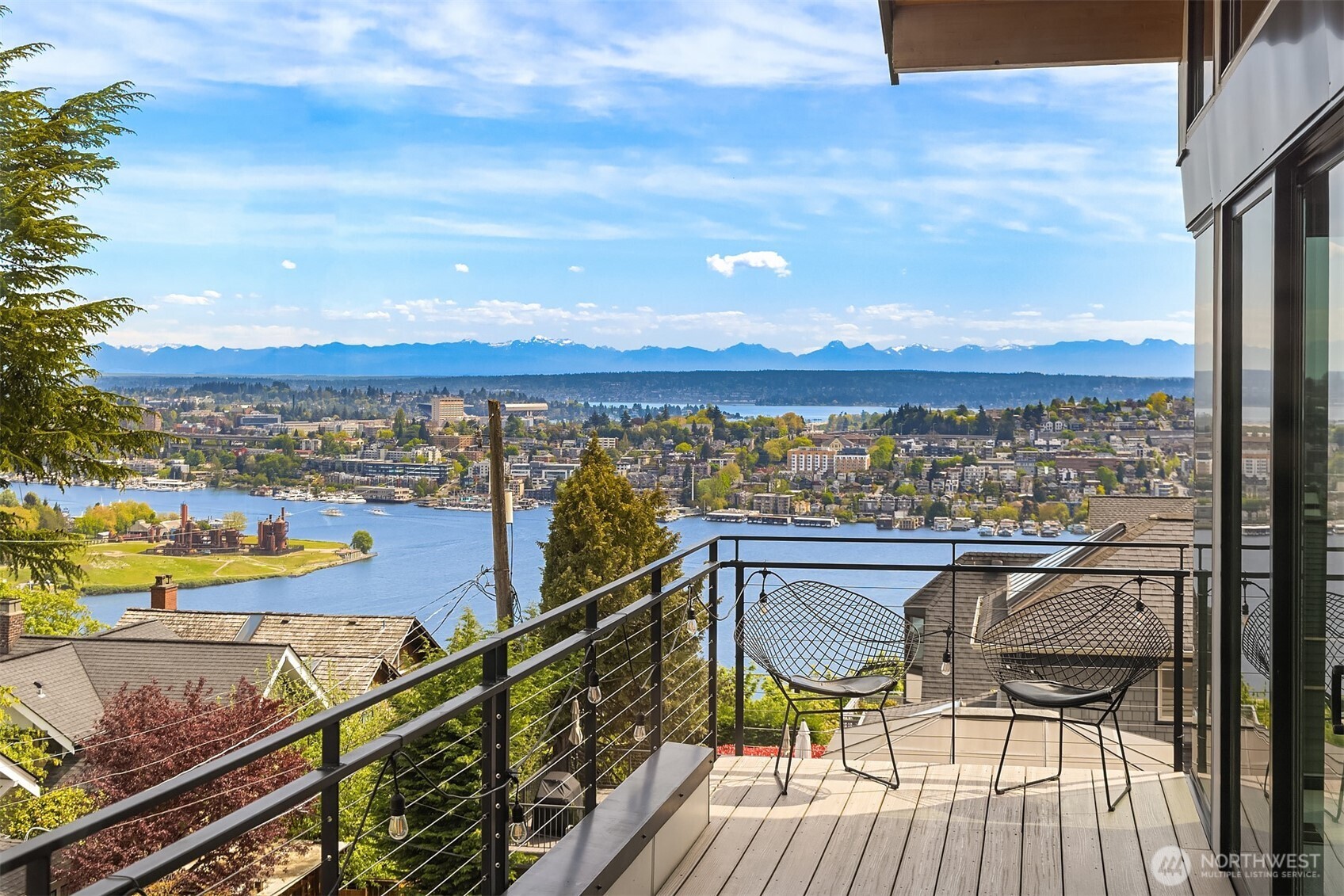 426 Wheeler Street Seattle, WA 98109 - Photo 13 of 31