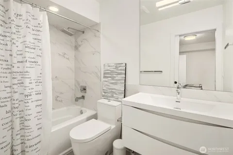 $4,398,000 | 426 Wheeler Street, Seattle, WA 98109