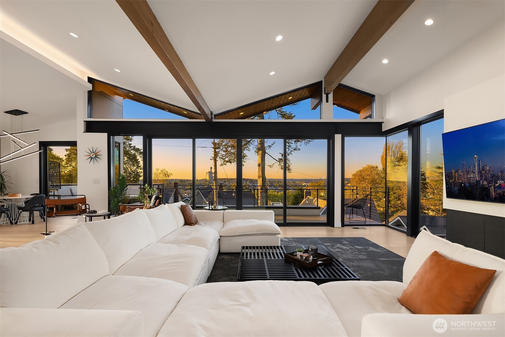 426 Wheeler Street Seattle, WA 98109 - Photo 4 of 30