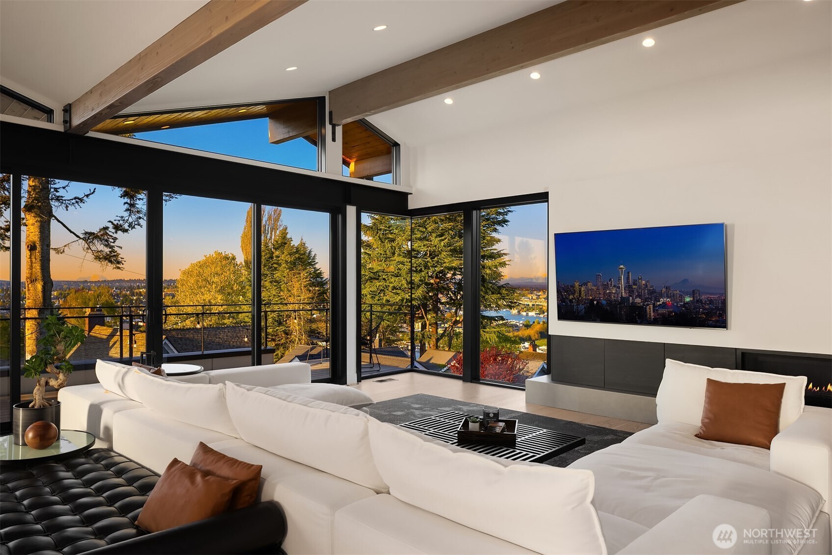 426 Wheeler Street Seattle, WA 98109 - Photo 5 of 30