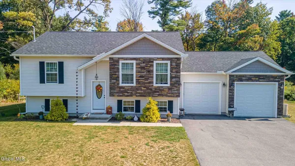 $475,000 | 43 Country Club Road, Queensbury, NY 12804