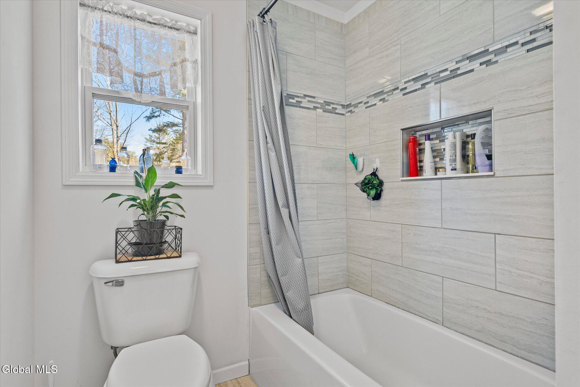 43 Country Club Road Queensbury, NY 12804 - Photo 16 of 33 22-DSC07409