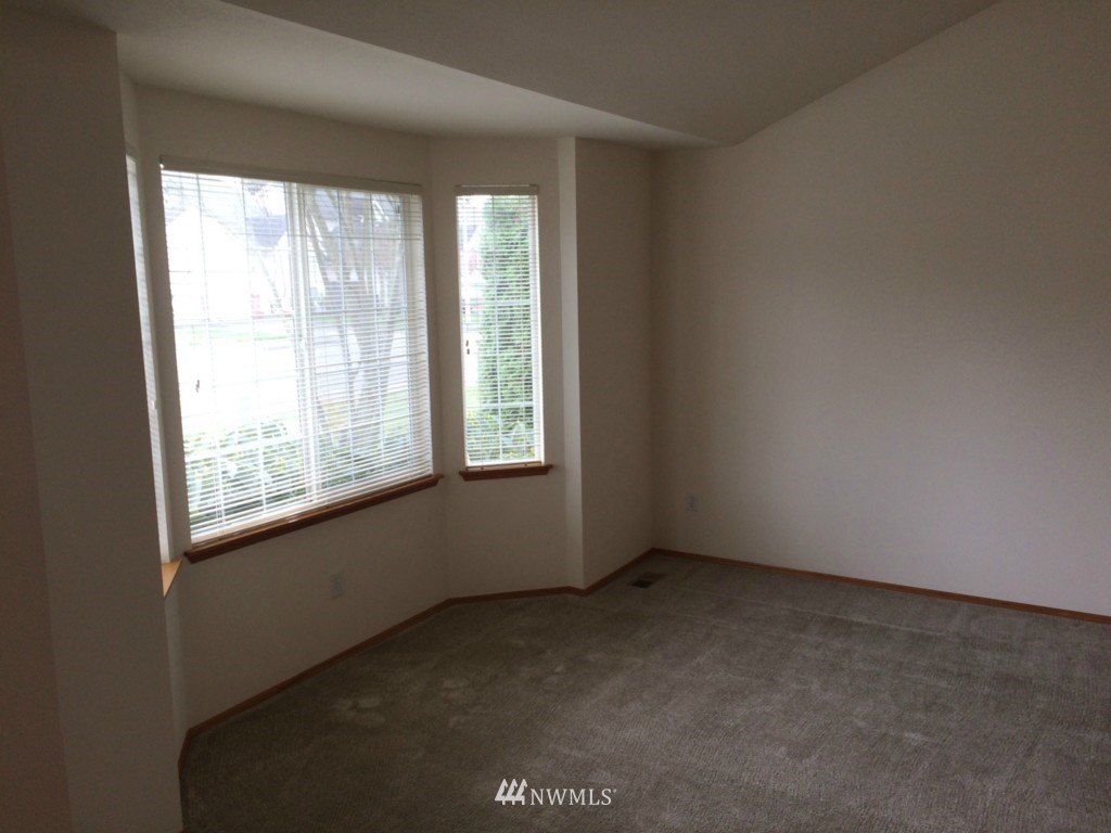 1825 Elma Avenue Northeast Renton, WA 98059 - Photo 8 of 13 Gallery Image 8